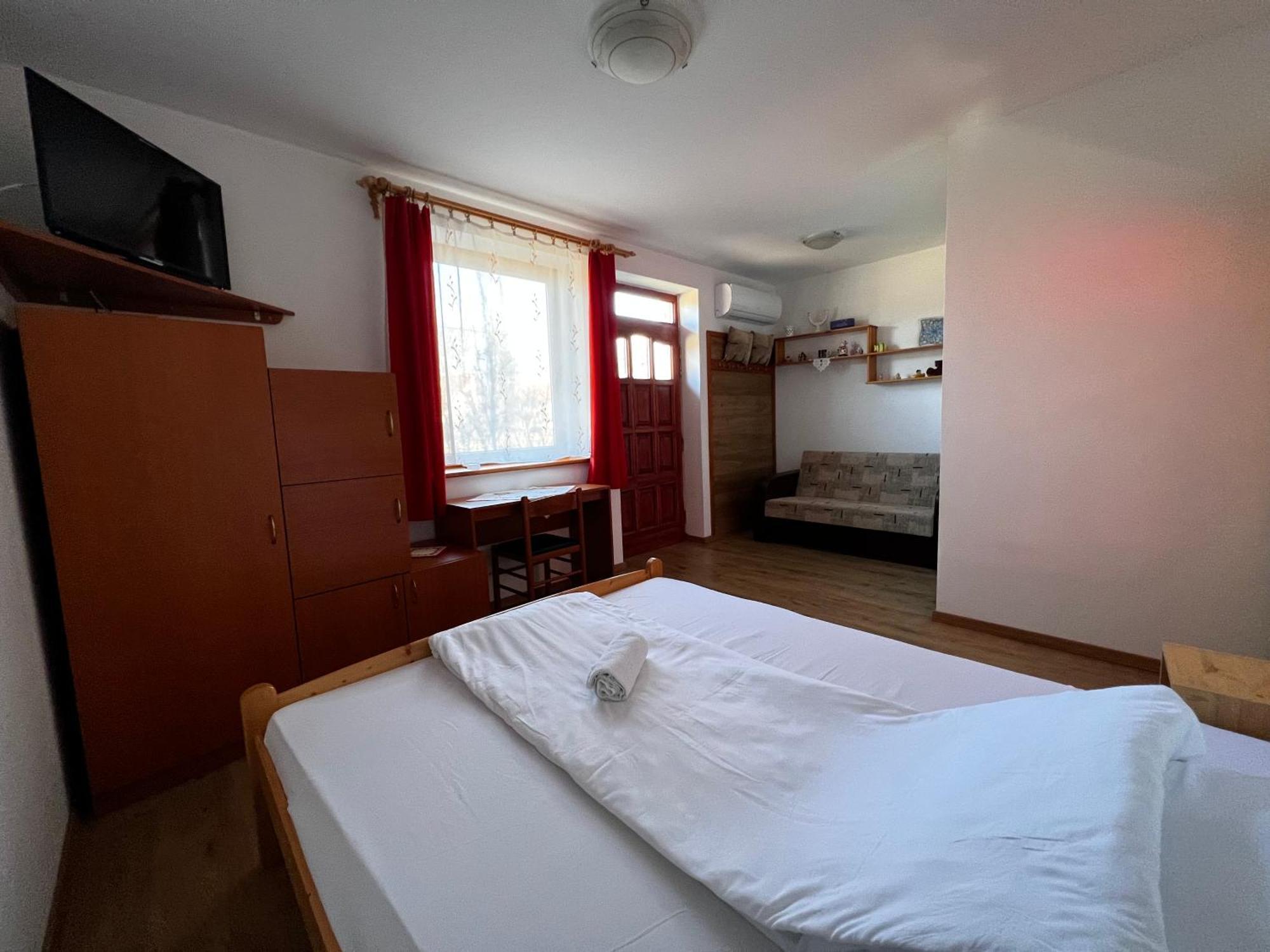 Aqua Thermal Soterapia Es Apartmanhaz Püspökladány Dış mekan fotoğraf